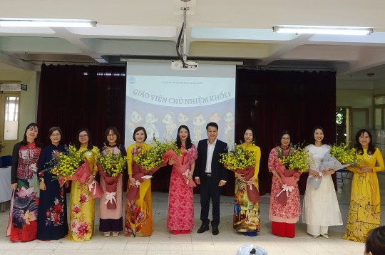 Họp phụ huynh đầu cấp: Đồng hành cùng con trong chặng đường mới